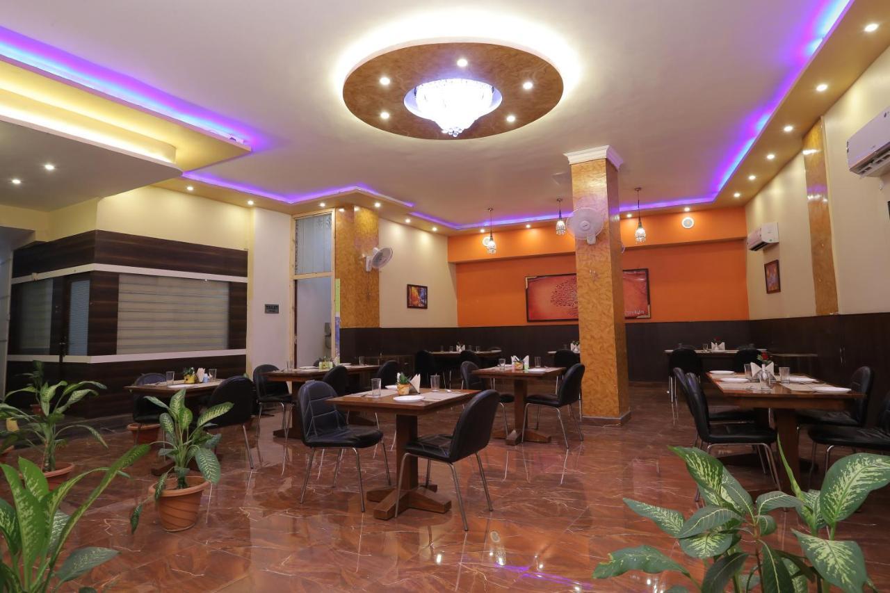 Hotel Vivek Continental Gwalior Εξωτερικό φωτογραφία