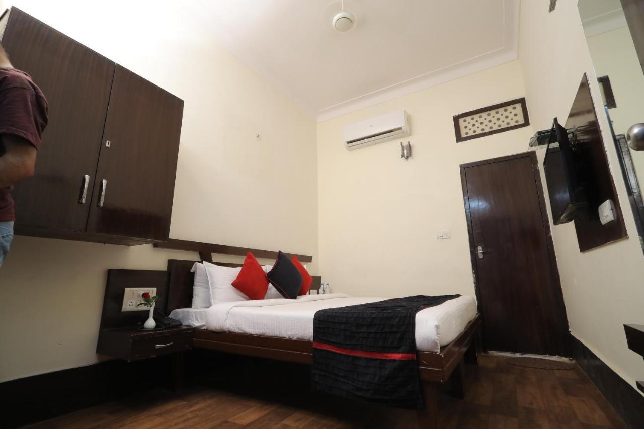 Hotel Vivek Continental Gwalior Εξωτερικό φωτογραφία