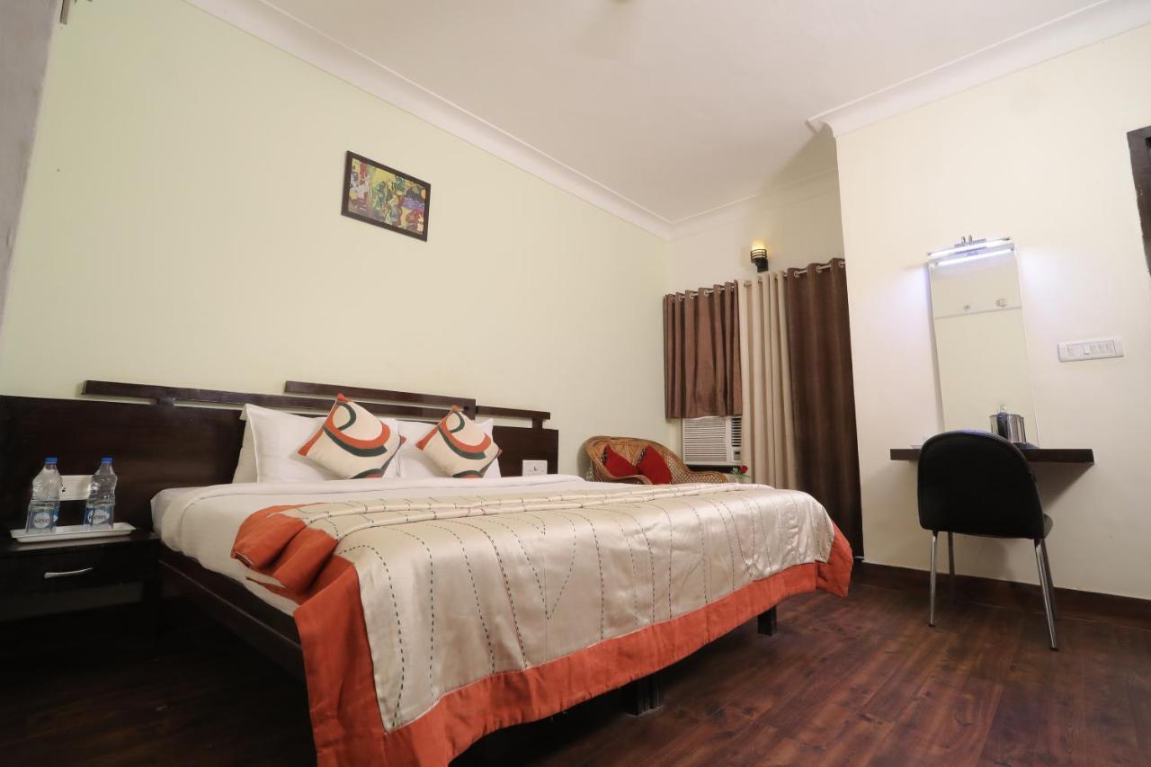Hotel Vivek Continental Gwalior Εξωτερικό φωτογραφία