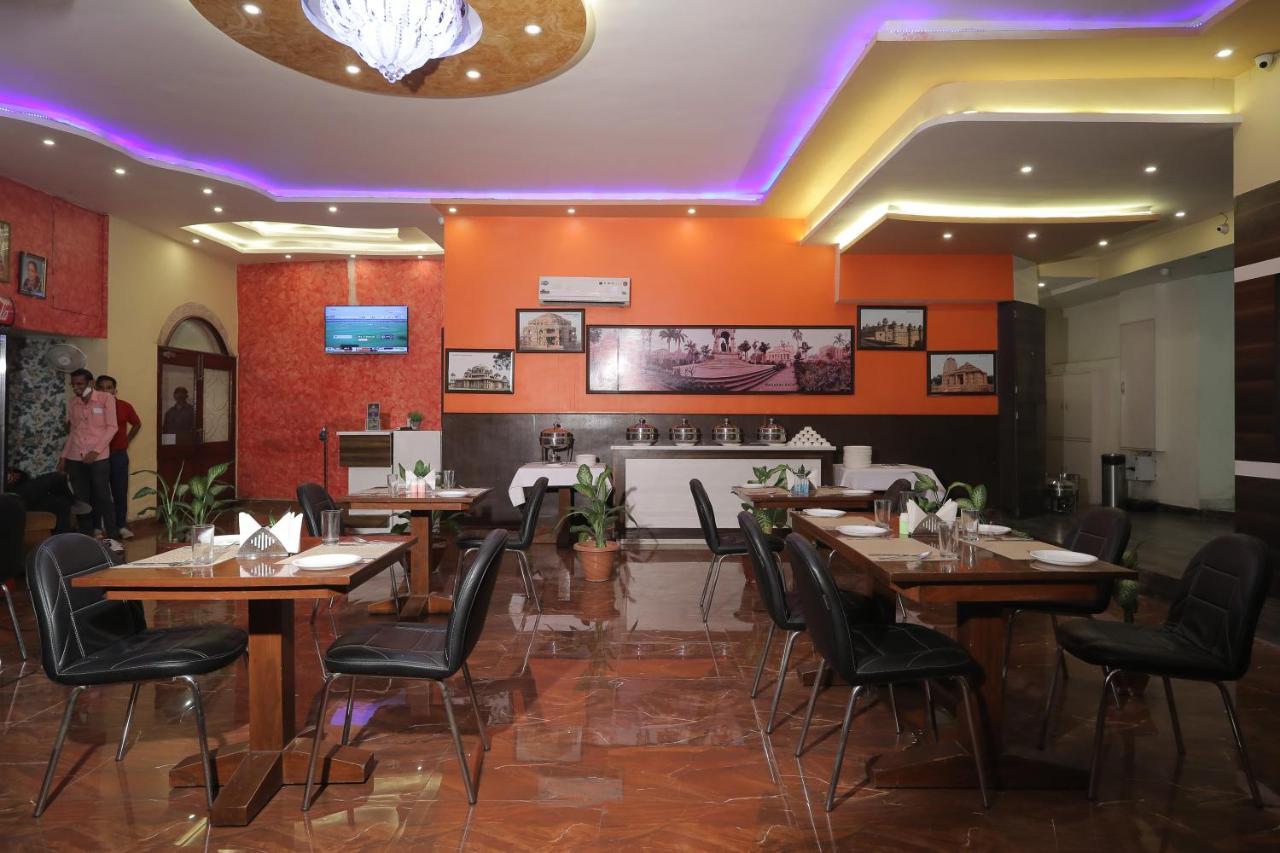 Hotel Vivek Continental Gwalior Εξωτερικό φωτογραφία