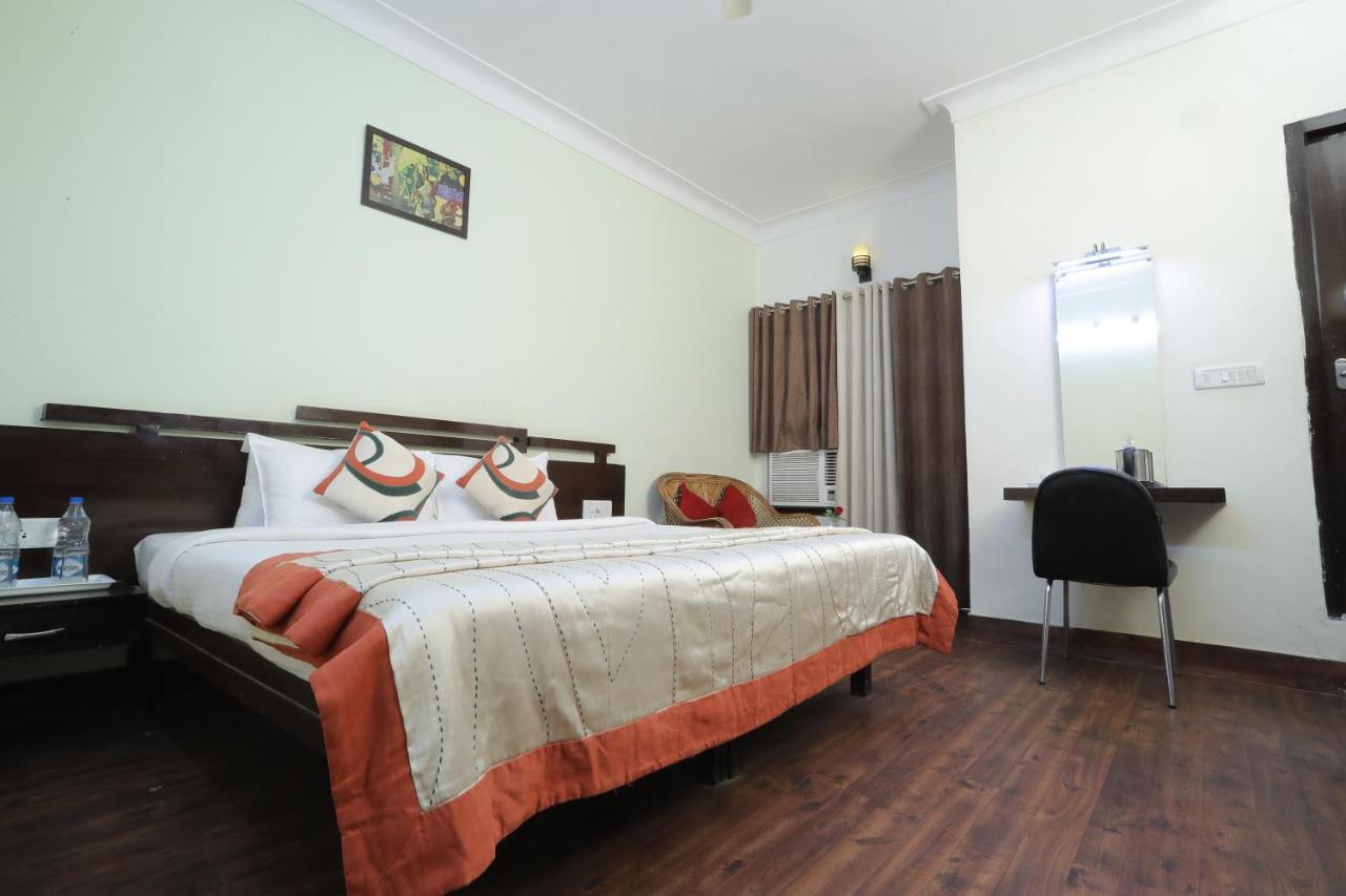 Hotel Vivek Continental Gwalior Εξωτερικό φωτογραφία