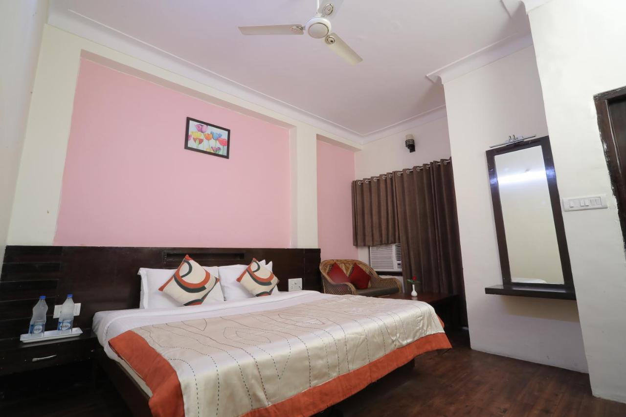 Hotel Vivek Continental Gwalior Εξωτερικό φωτογραφία